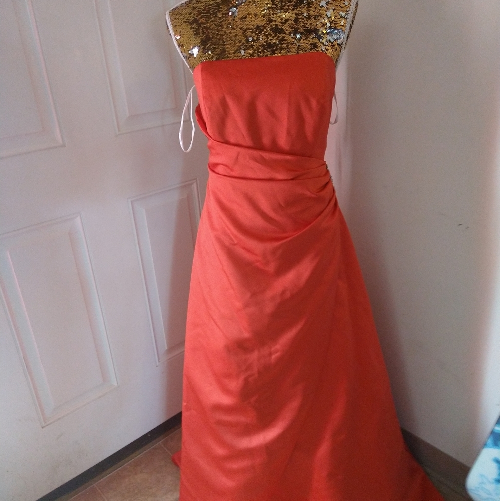 Simple but Elegant Prom/ Formal dress